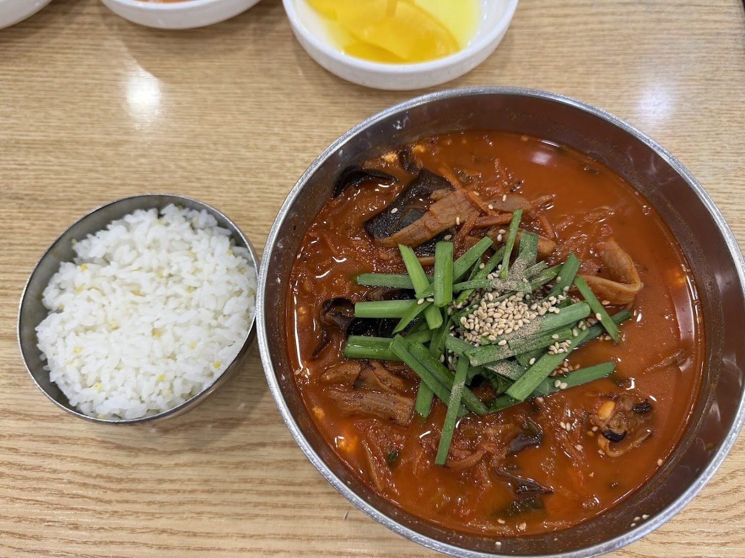 Donghwa Garden Gangneung: The Original Jjamppong Sundubu (And How to Skip the Line)